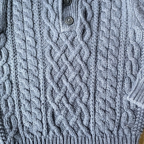SOLD Baby Gap thick cable knit sweater, 3T - Picture 4 of 8